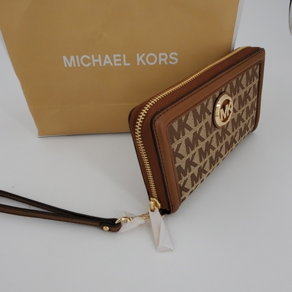 🆕️  Michael Kors Fulton Logo Wristlet/ Phone Case - Picture 5 of 6